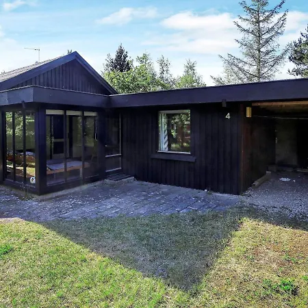 Charming Holiday Home In Zealand With Roofed Terrace *