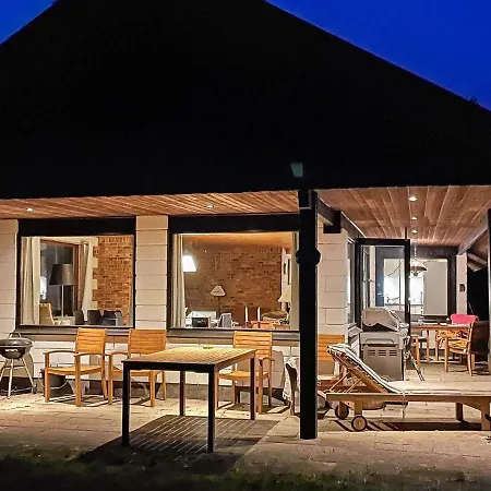 Charming Holiday Home In Zealand With Roofed Terrace *
