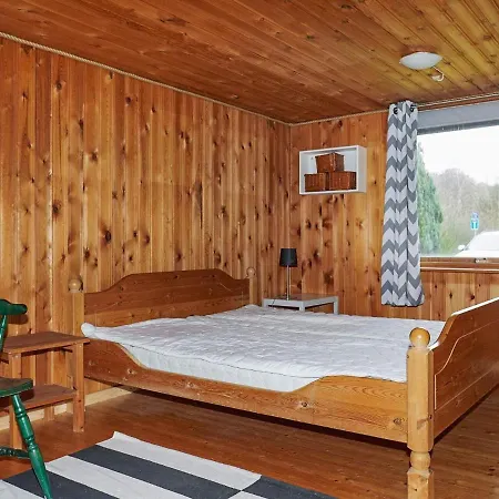 Charming Holiday Home In Zealand With Roofed Terrace Dom wakacyjny Højby